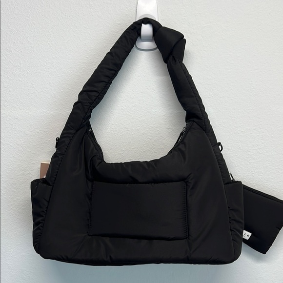 π€π Wilo The Brand Knot Cresent Travels Bag w/ Crossbody & Carry-On Straps βοΈ - Picture 5 of 9